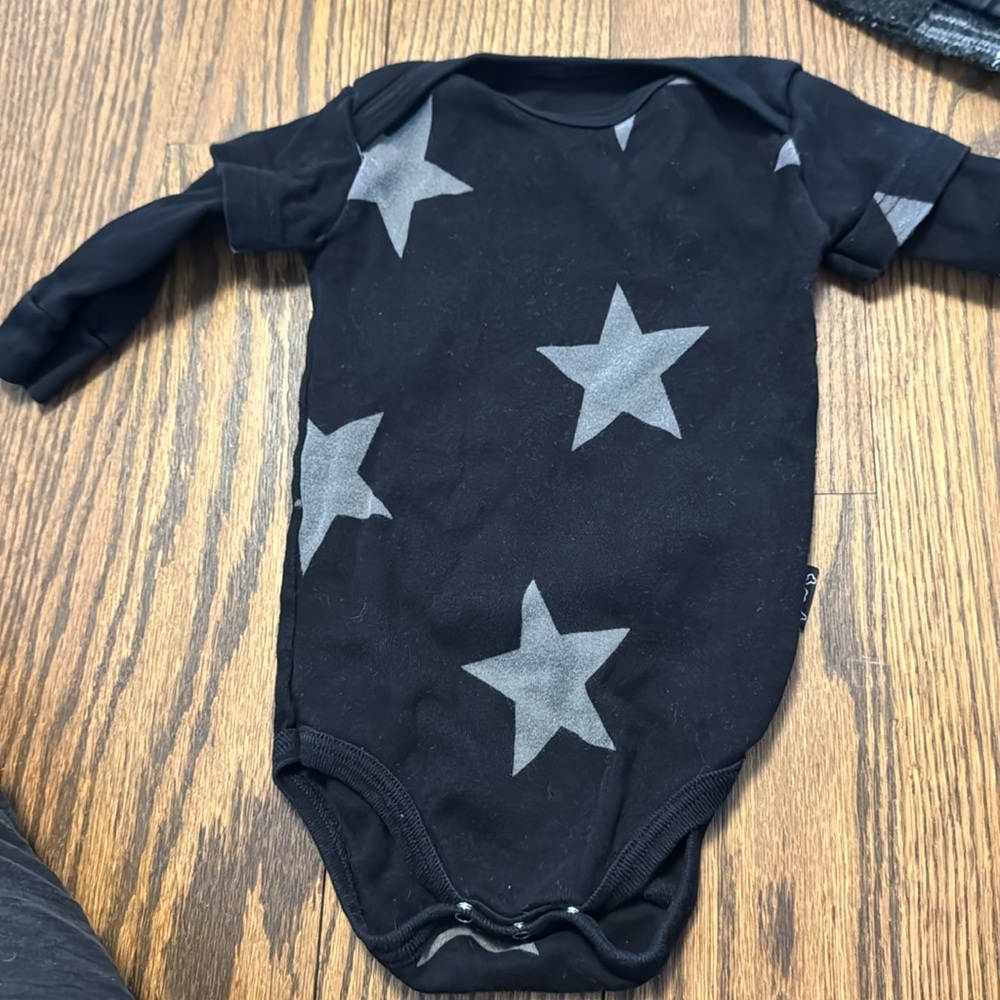 Nununu onesie